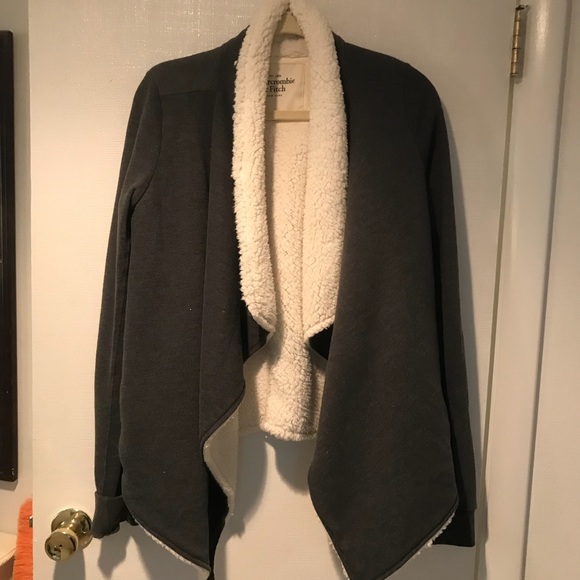 Abercrombie & Fitch Sweaters - ABERCROMBIE SHERPA LINED CARDIGAN XS/S